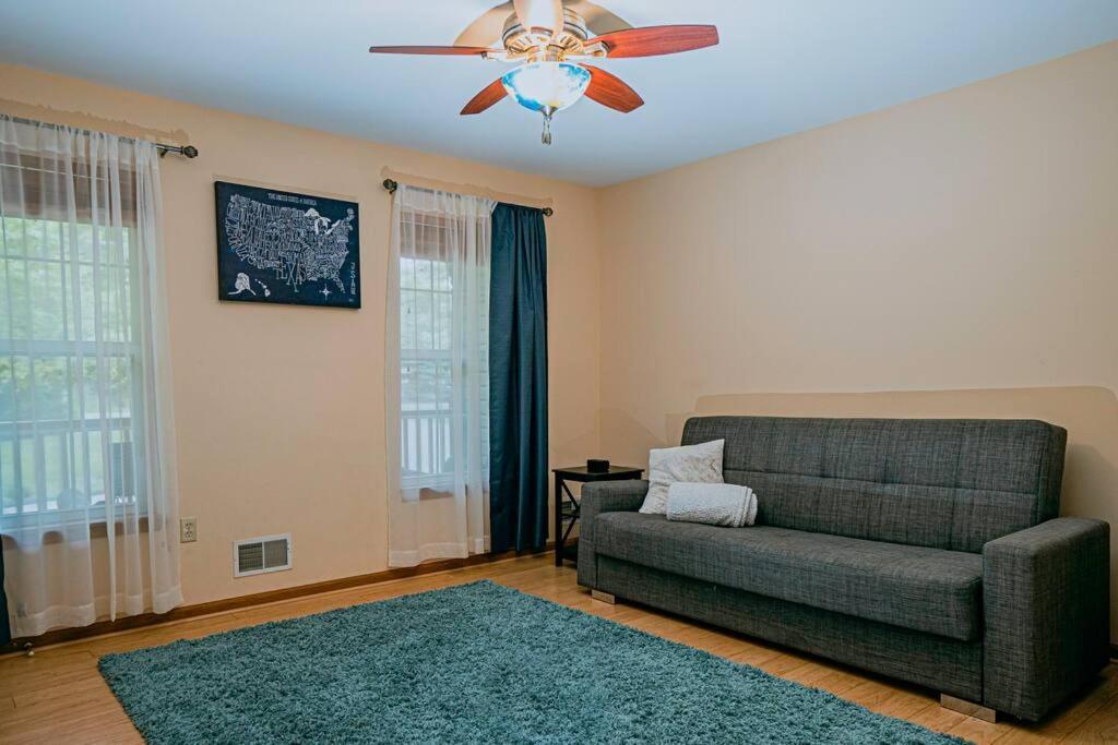 Holiday home Gorgeous Cozy 5 Bedroom House With Hottub,lake,pool Albrightsville