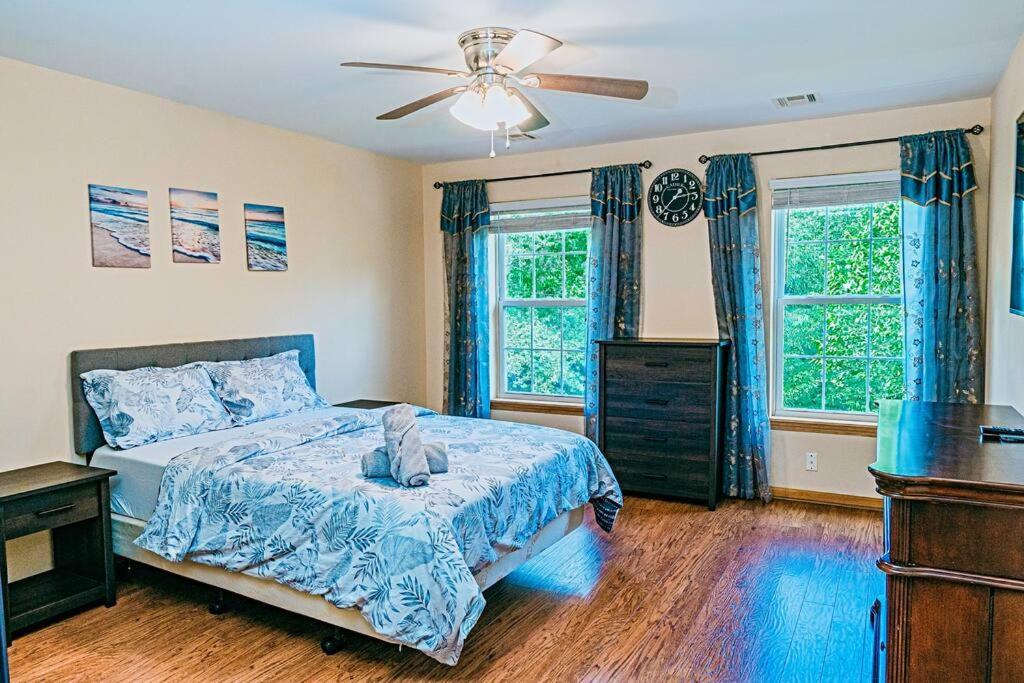 Gorgeous Cozy 5 Bedroom House With Hottub,lake,pool Albrightsville